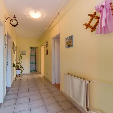 Apartment Pepi *